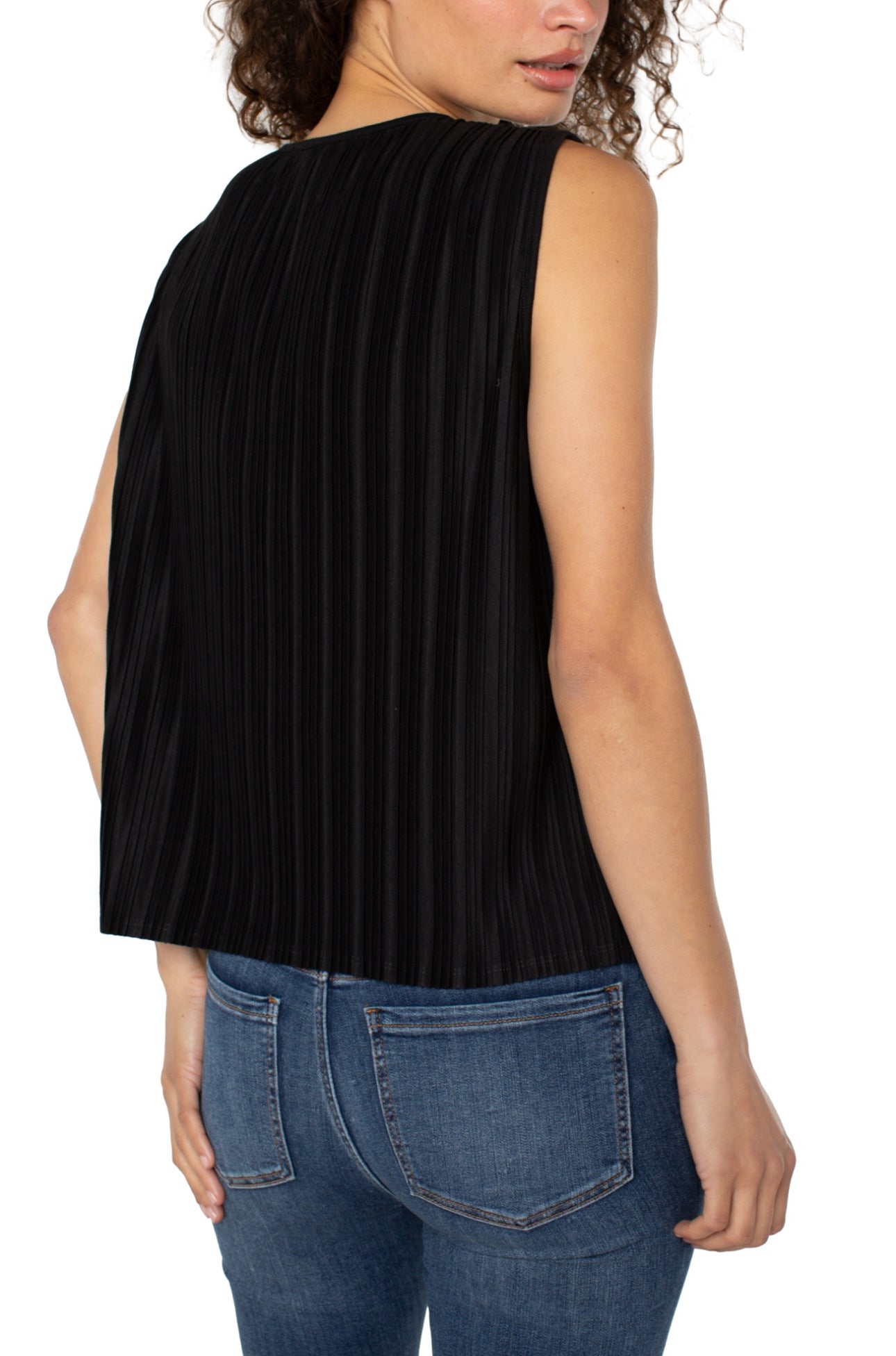 SLEEVELESS HIGH CREW NECK TOP