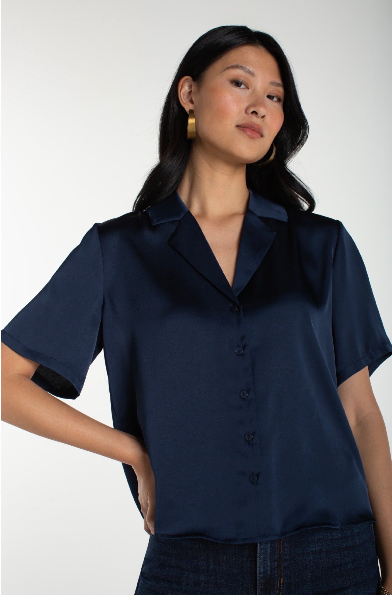 Short sleeve camp collar woven blouse in dark navy