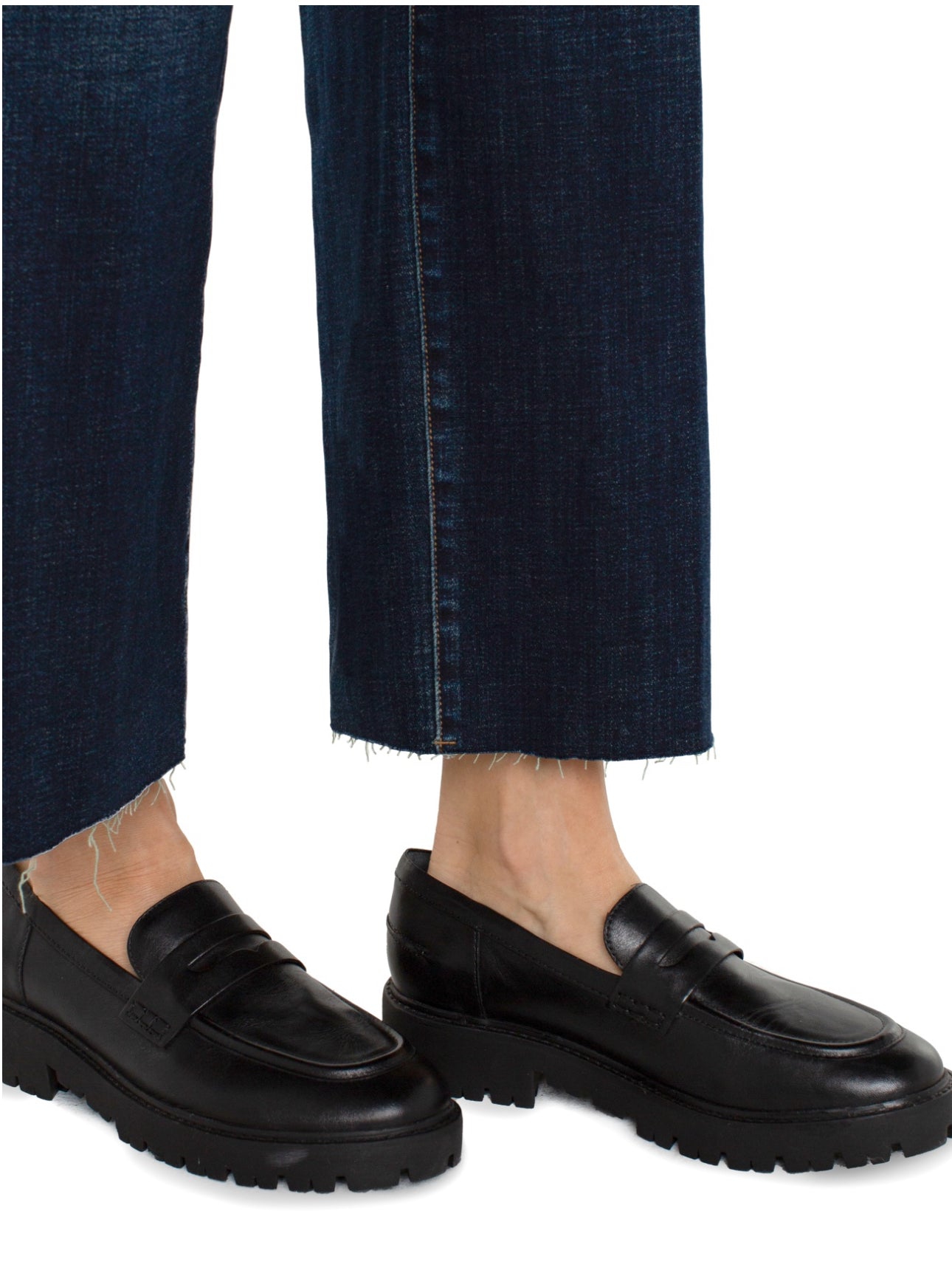 STRIDE HR CROP WITH WIDE CUT HEM 26”