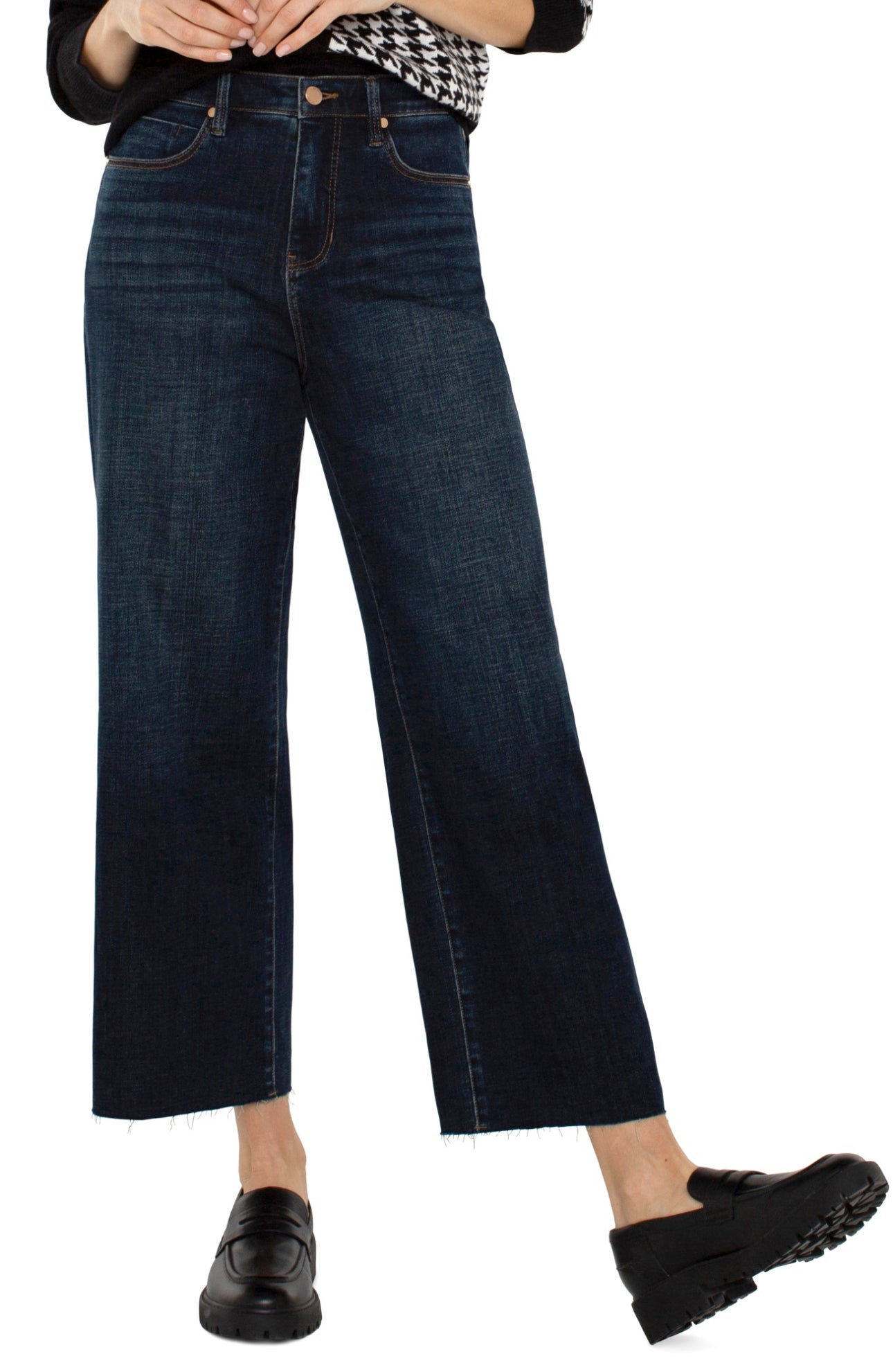 STRIDE HR CROP WITH WIDE CUT HEM 26”