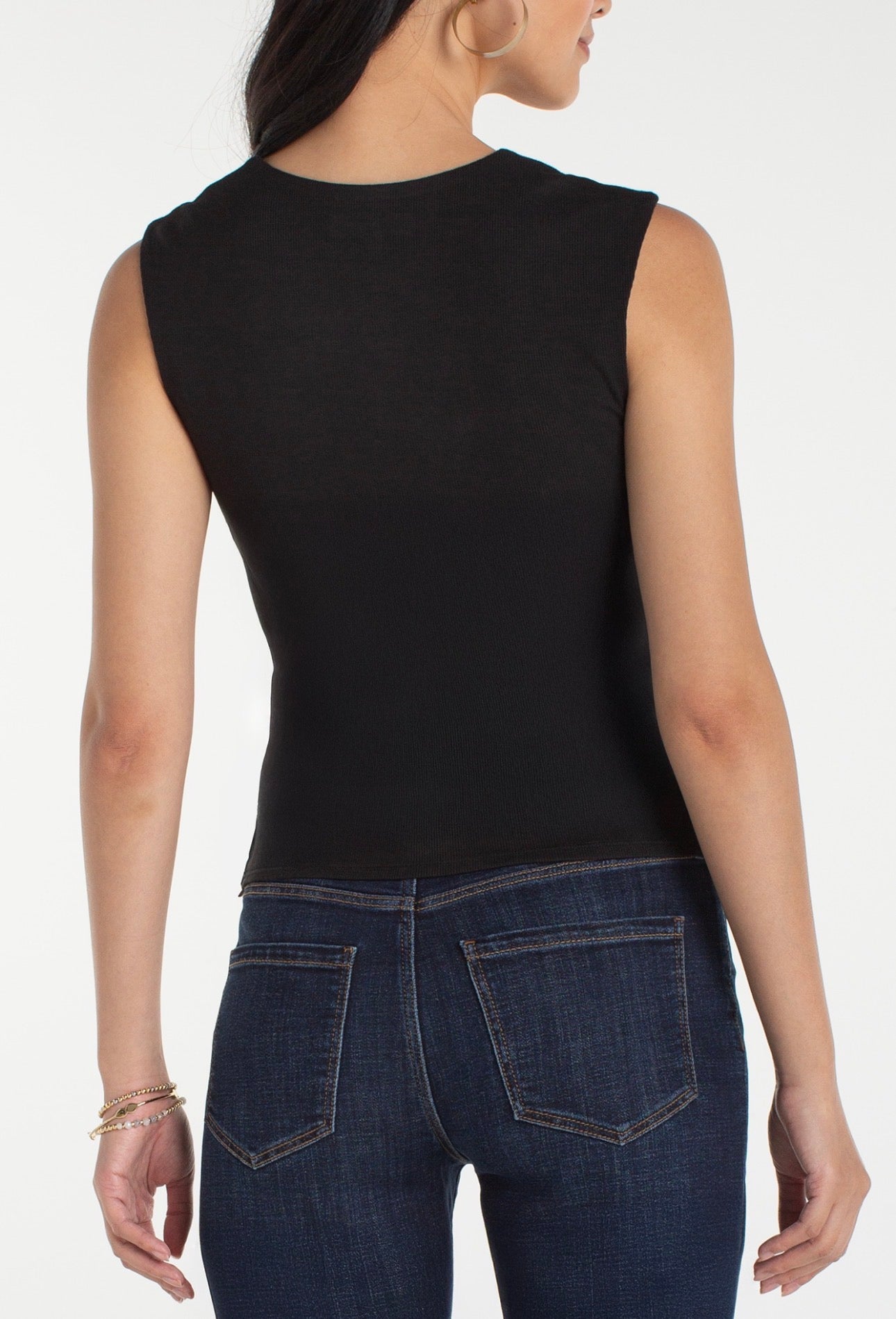 Sleeveless built-in bra knit top black