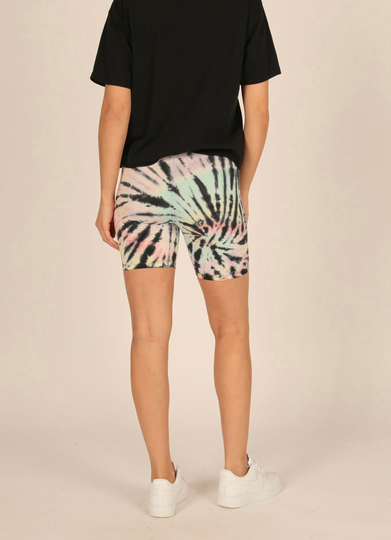 YUMMY SWIRL TIE DYE BIKER SHORTS