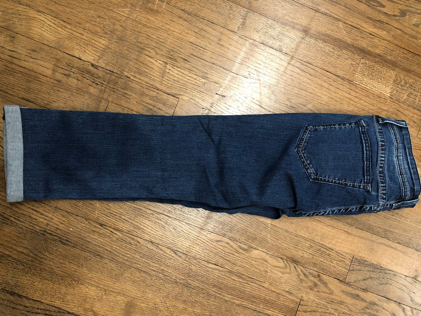 GRACE DISTRESSED CUFFED CAPRI DARK WASH