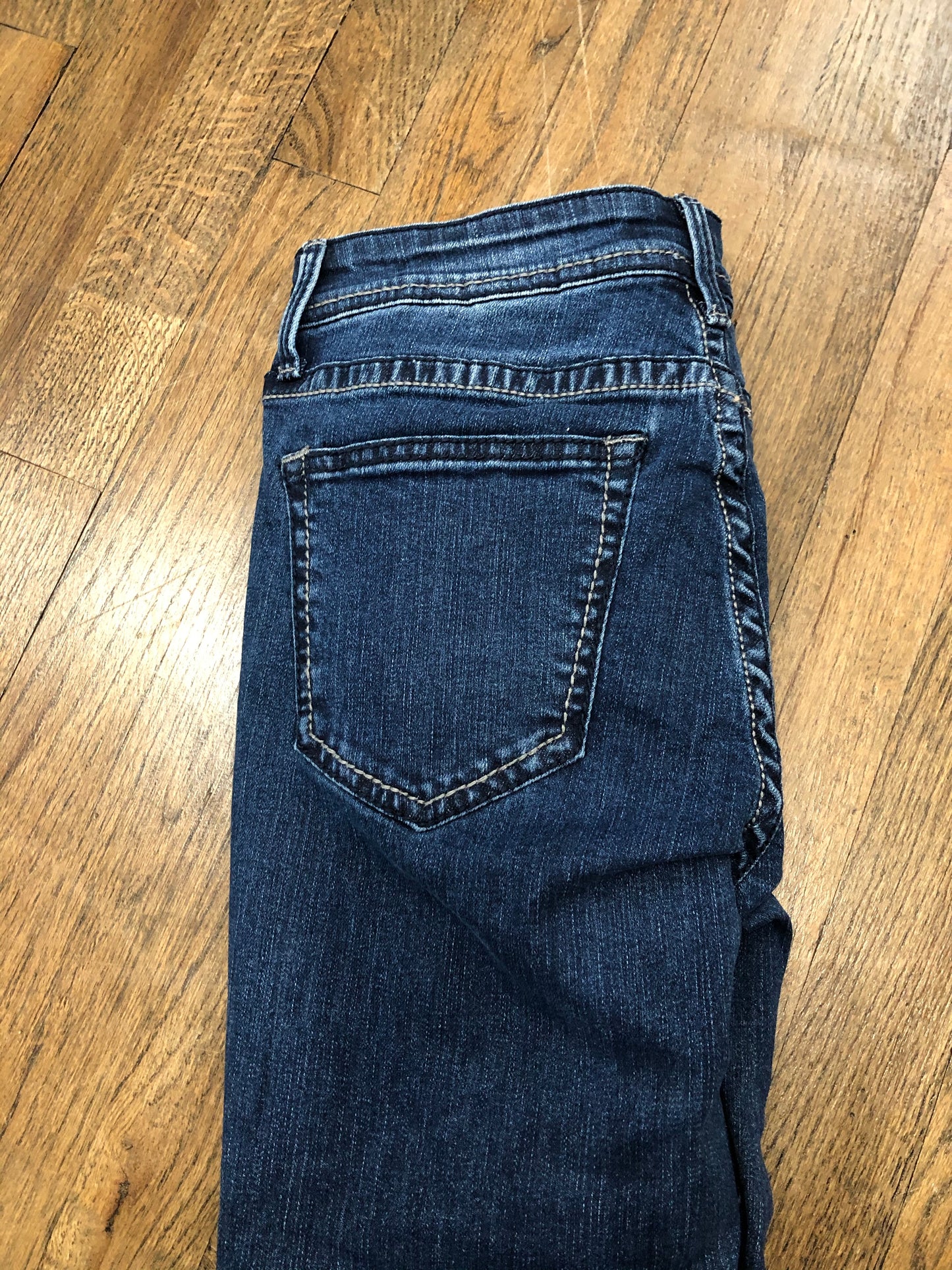 GRACE DISTRESSED CUFFED CAPRI DARK WASH
