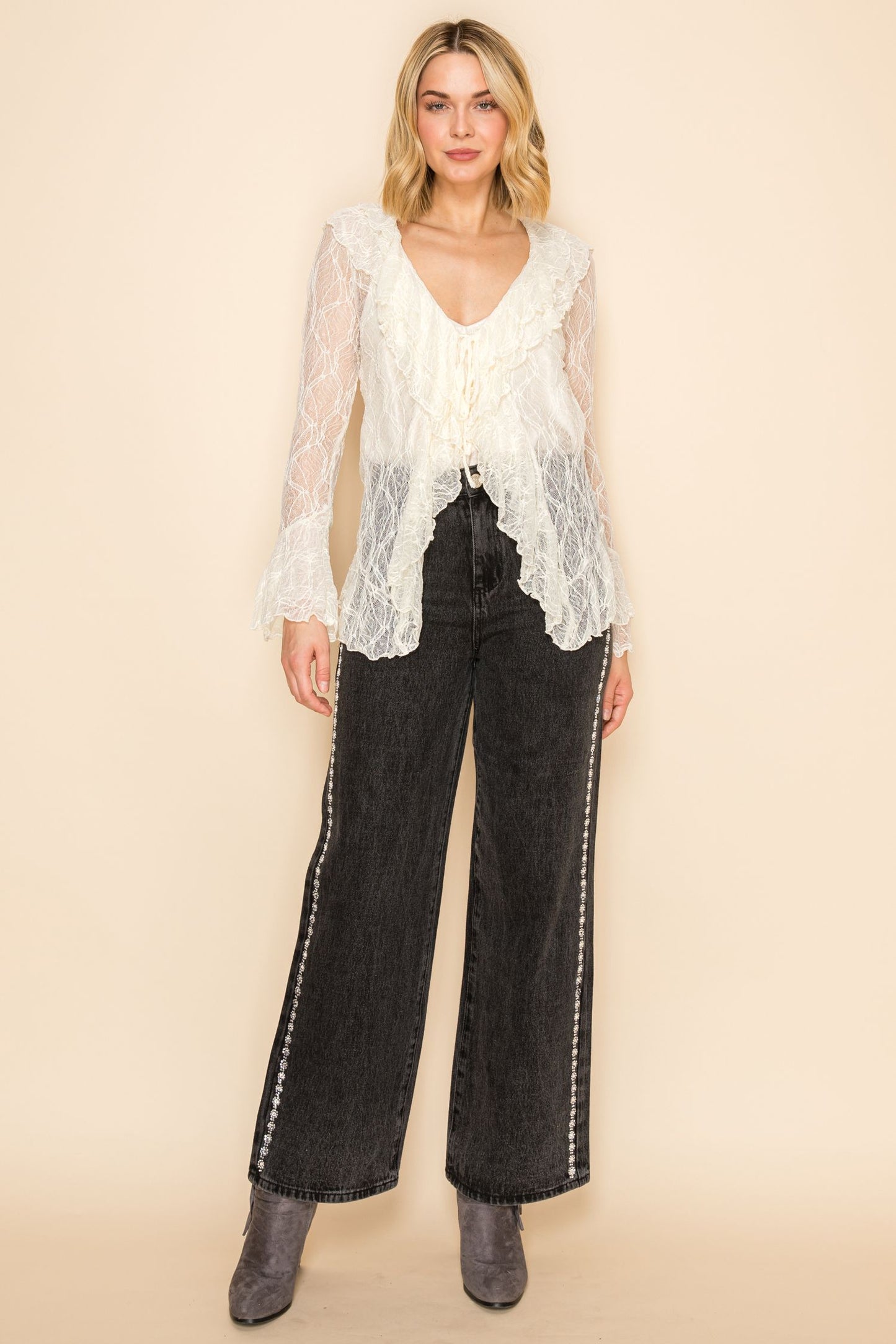 Long sleeve lace cardigan with ruffle, details and tie