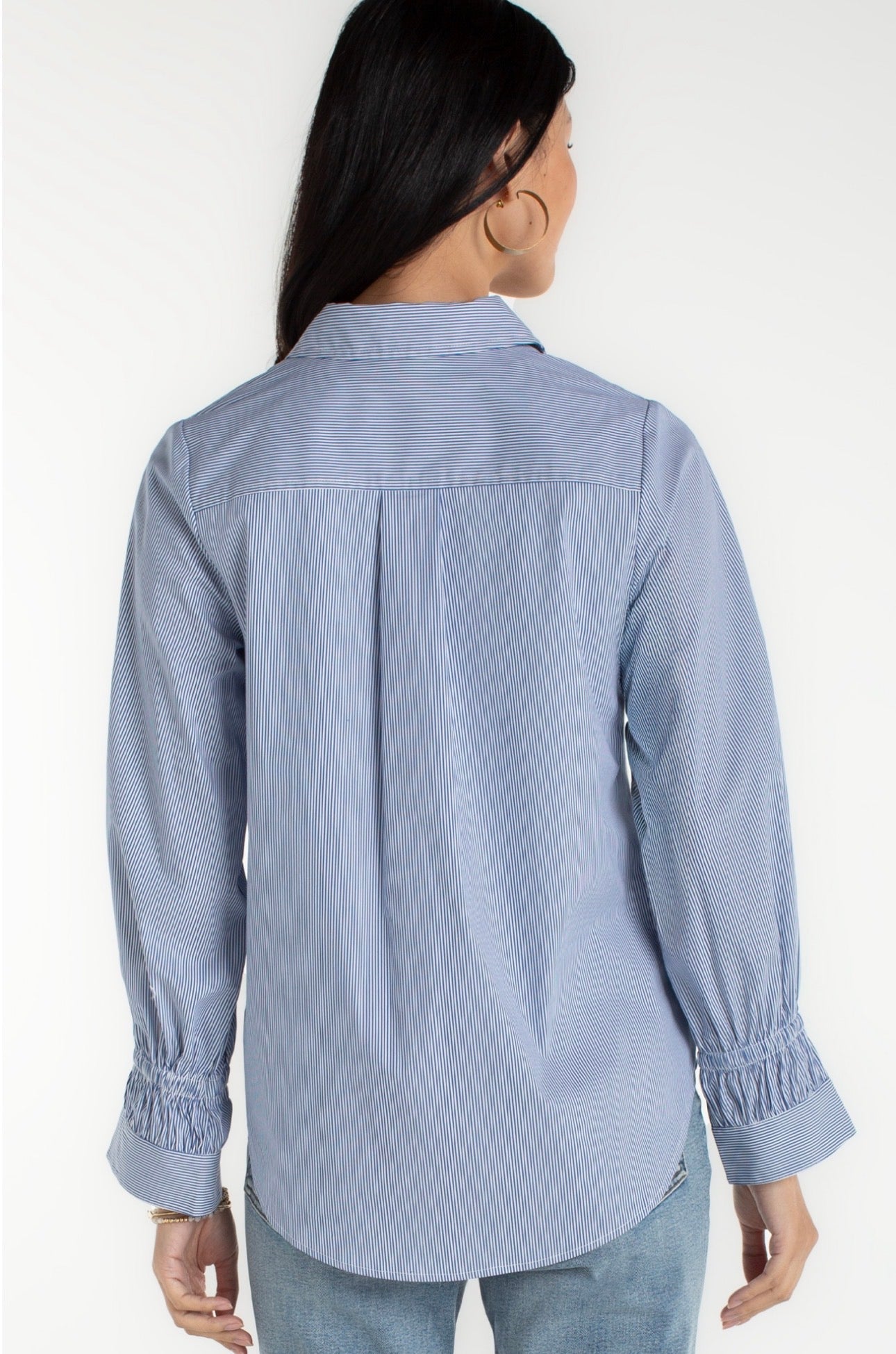 Adjustable sleeve button, front woven, top, and blue and white stripe
