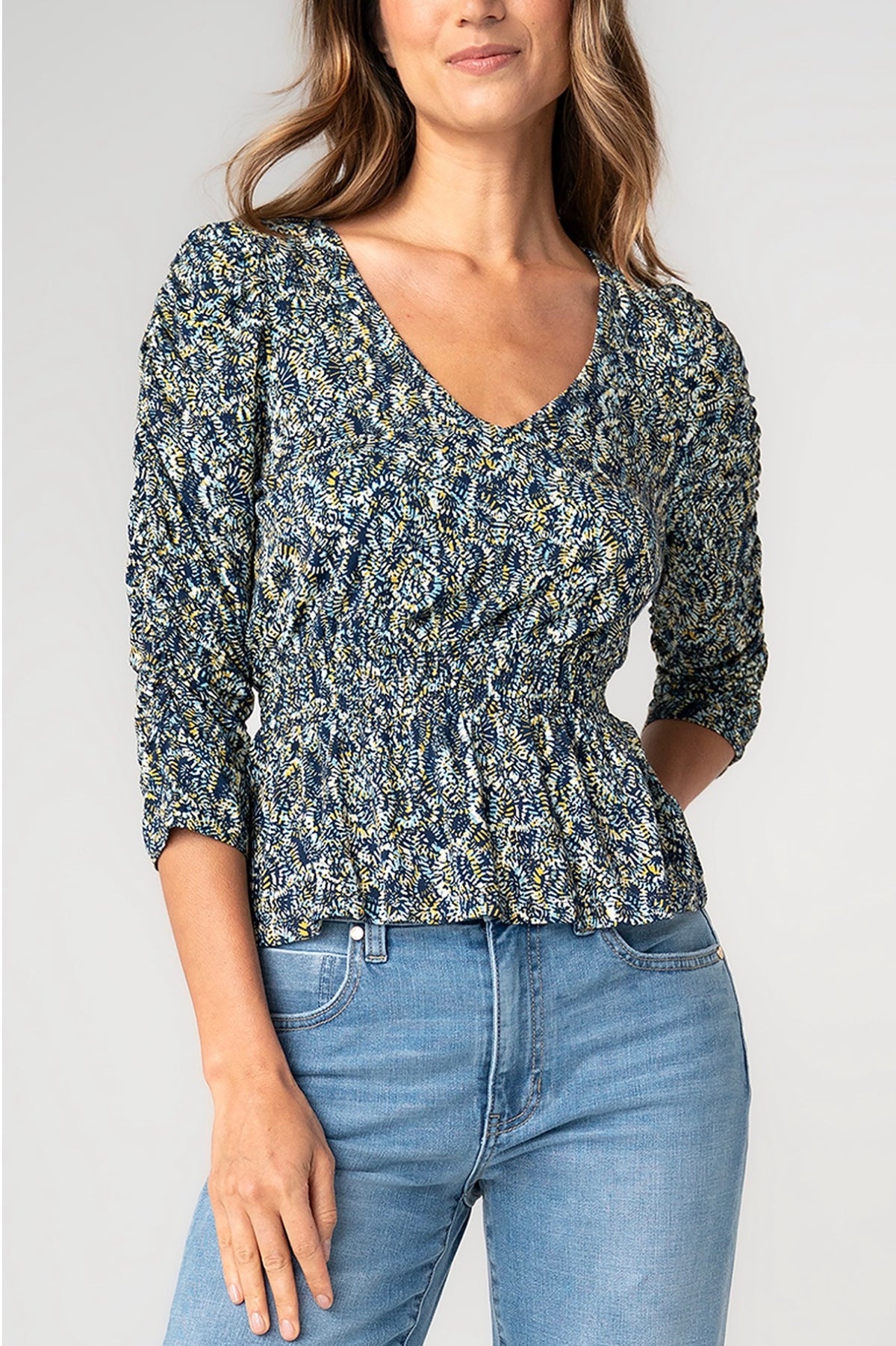 Three-quarter sleeve roost V-neck knit top ￼