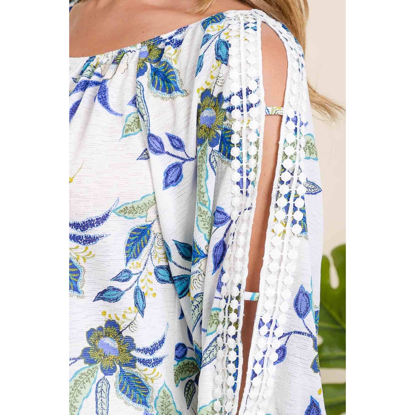 TROPICAL KEYHOLE COLD SHOULDER TOP