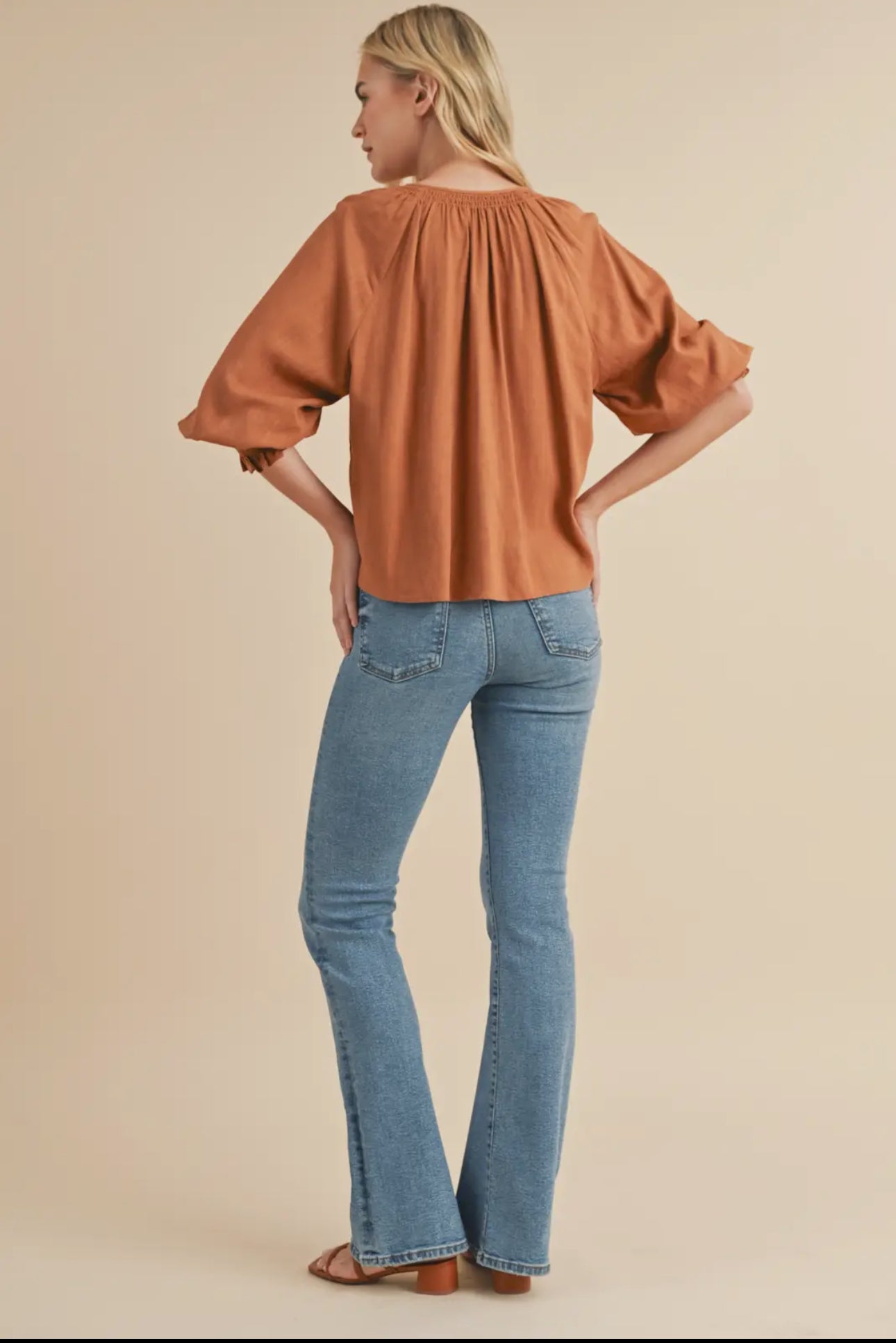 WL DROP SHOULDER TOP W/ SMOCKED CUFF DETAIL