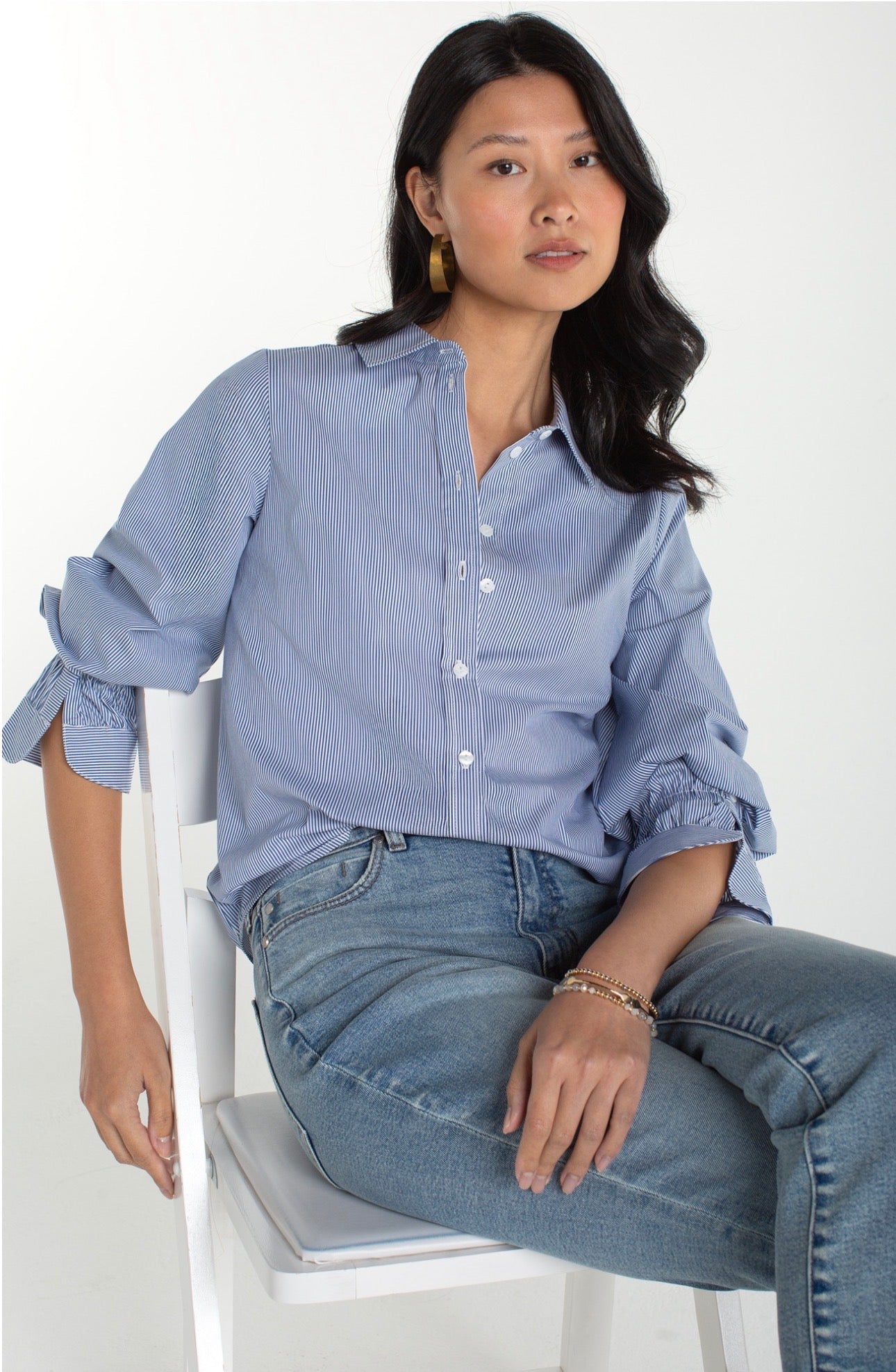 Adjustable sleeve button, front woven, top, and blue and white stripe