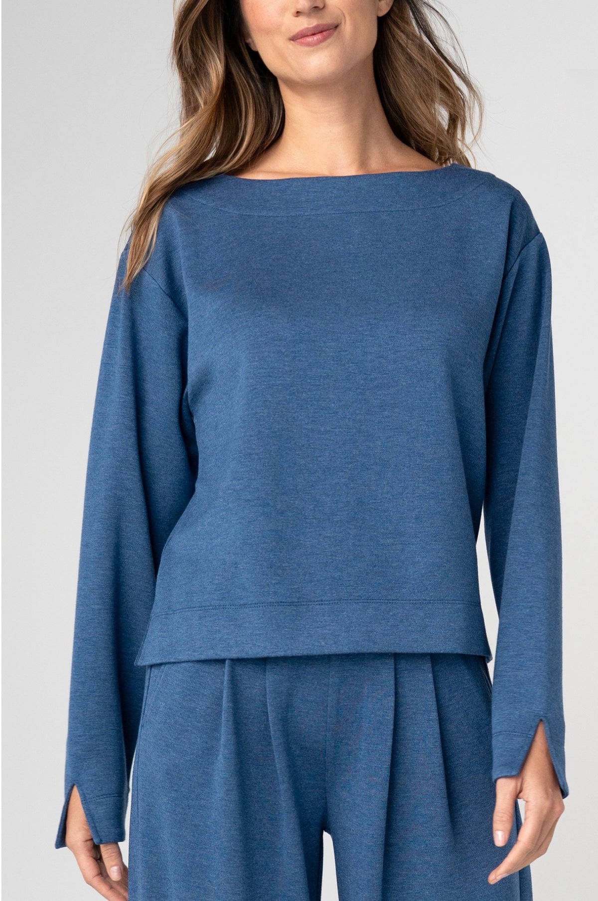 Long sleeve boat, neck, top in cloud fabric