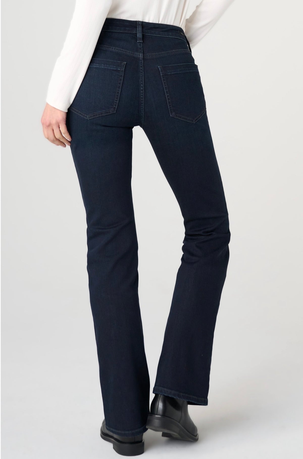 Bobbie baby boot cut 32 inseam
